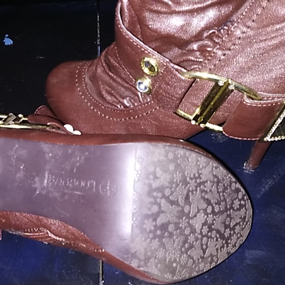 Heels - Picture 2 of 4